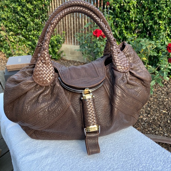 Fendi Handbags - Large Fendi Spy bag 💼. 🌸